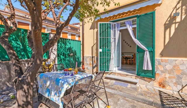 Baia Serena with Terrace & Parking, San Bartolomeo al Mare, Italy