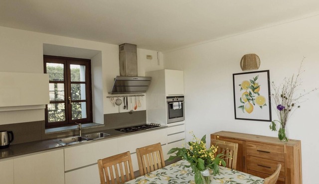 Barolo' flat with shared pool