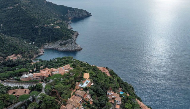 Beautiful apartment for 4 guests with WIFI, pool, A/C, TV, terrace, pets allowed and panoramic v.