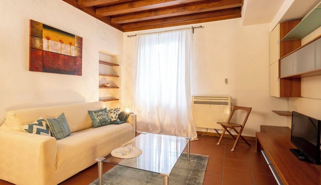 Beautiful apartment for 4 guests with WIFI, A/C and TV