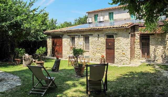 Beautiful apartment for 4 guests with pool, A/C, WIFI, TV, patio and pets allowed
