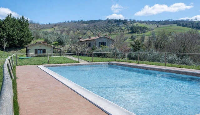Beautiful apartment in villa with pool, A/C, WIFI, TV, patio, pets allowed and panoramic view