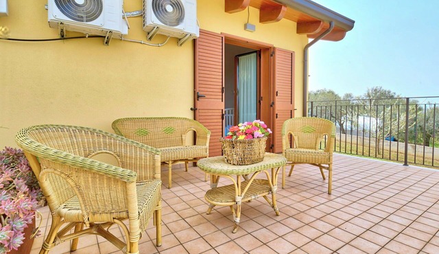 Beautiful apartment in villa for 4 guests with WIFI, A/C and terrace