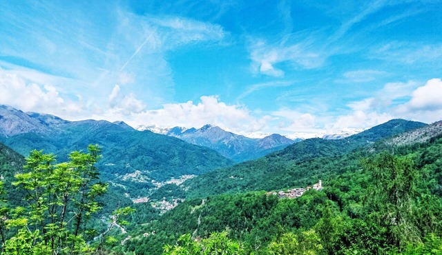Beautiful apartment for 6 people with hot tub, WIFI, balcony, pets allowed and panoramic view