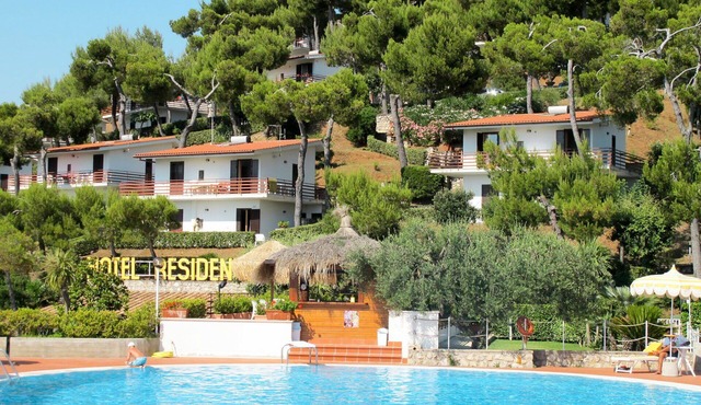 Beautiful apartment for 4 guests with WIFI, A/C, pool, TV, terrace and pets allowed