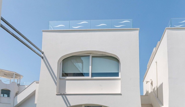 Beautiful apartment with WIFI, pool, A/C, TV, terrace and panoramic view, close to Porto Recanati