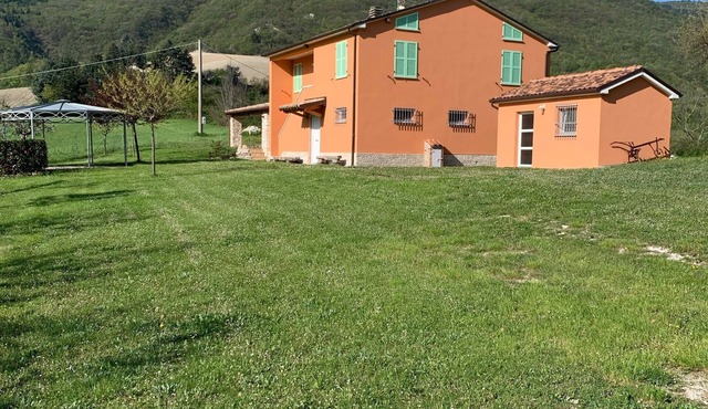 BEAUTIFUL FARMHOUSE FULLY IMMERSED IN NATURE