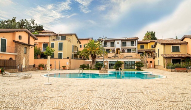 Beautiful apartment for 4 people with A/C, pool, WIFI, TV and pets allowed
