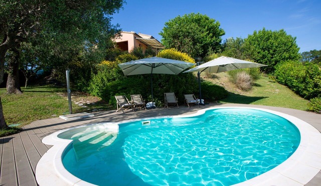 Beautiful private villa with A/C, WIFI, private pool, sauna, TV, patio and panoramic view