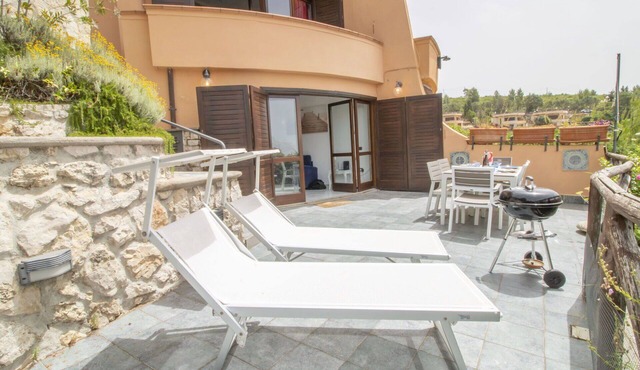 Beautiful private villa for 7 people with A/C, WIFI, TV, terrace and pets allowed