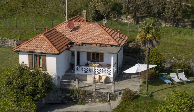 Beautiful private villa for 5 people with WIFI and terrace