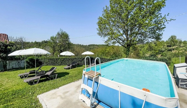 Beautiful villa for 7 people with A/C, private pool, WIFI, TV, terrace and pets allowed
