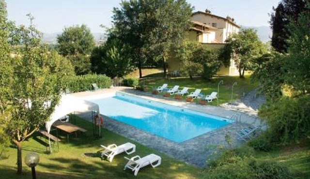 Belvilla by OYO Scenic apartment with shared pool