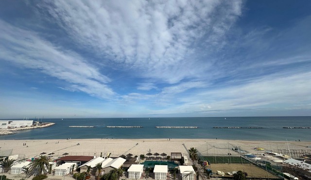 'Between Sky and Sea by Vale' Apartment with Balcony and Air Conditioning