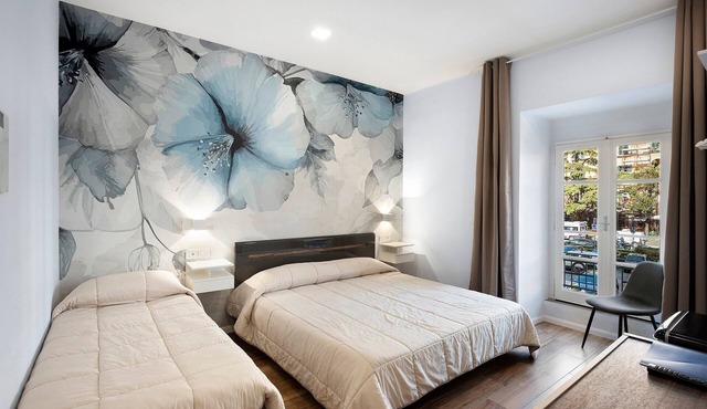 Blue Dream Suites – Amalfi Room with Wi-Fi and Air Conditioning