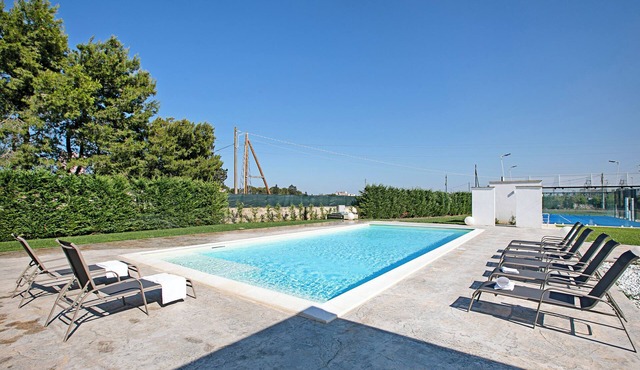 Boutique Apartament with Pool and Padel Court, Galatina, Italy