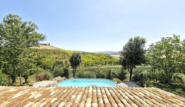 "Campanula" Villa With Panoramic Pool in Fermo