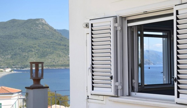 Cannicelle Apartment with sea view located inside the Residence le Ruve Bianche with swimming pool and private beach
