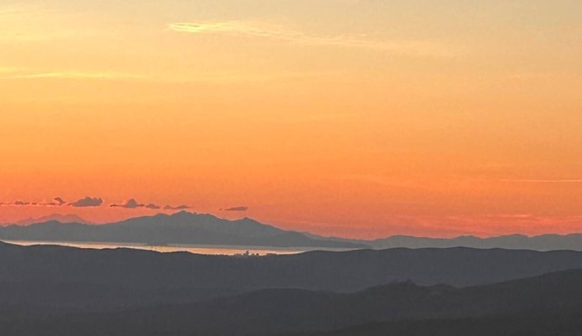 Casa Giovy - Relaxation with a view all the way to the sea, in the Tuscan hills