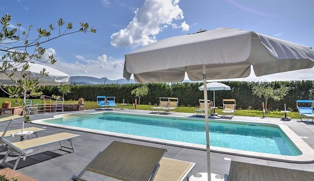 Casa Ilena A: A graceful apartment situated in a quiet location, a few minutes from the town center, with Free WI-FI.