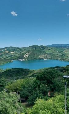 Casa sul lago - Modern Lake View Retreat, Parco della Majella