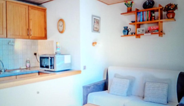 Chalet Margaret Close to Shops and Great Views B6327
