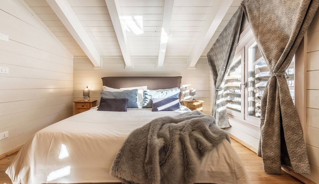 Chalet Piccolo Giglio - Authentic Chalet Retreat