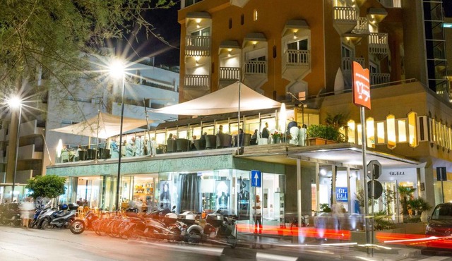 City Hotel