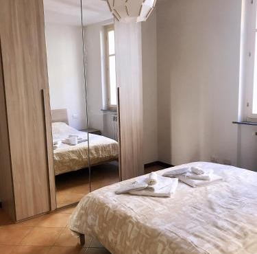 "Coccole nel borgo" 2min to outlet apartment with terrace