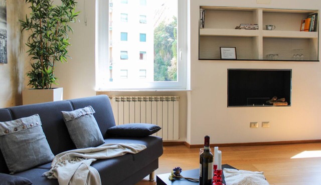 Comfort & Relax – Jacuzzi, Parking, and Airport 5 Minutes Away