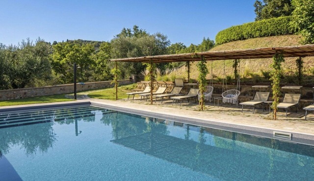 Cosy apartment for 4 people with pool, WIFI, A/C, TV, patio and pets allowed
