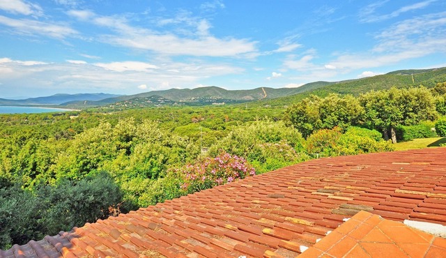 Cosy apartment for 4 people with TV, terrace, panoramic view and parking