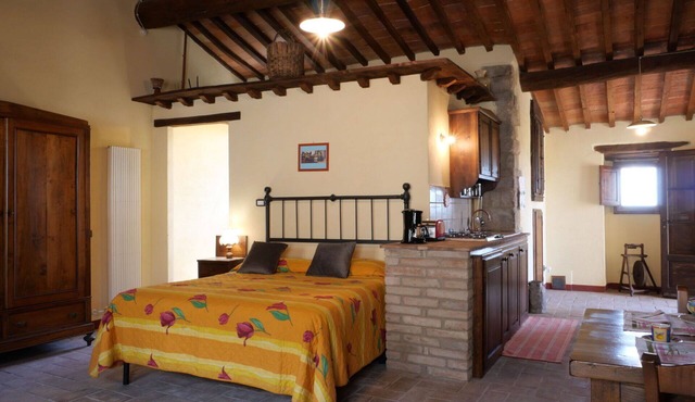 Cosy apartment in villa for 2 guests with WIFI, TV, patio and pets allowed