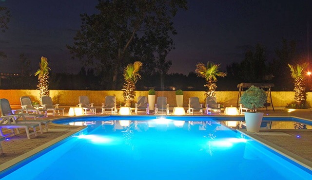 Cosy apartment for 4 people with pool, WIFI, A/C, TV, terrace and pets allowed