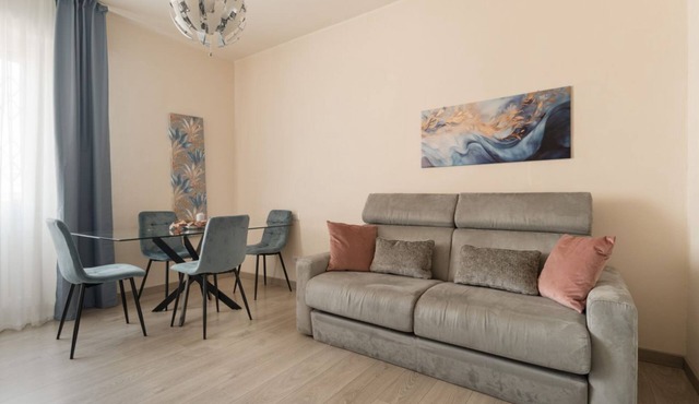 Cozy 62m2 apartment, ideal for 3 people, located on the first floor of a building with lift (steps to access it).The accommodation is located in the Forlanini district, a very short distance from Linate airport and a stone's throw from the Repetti M4 s