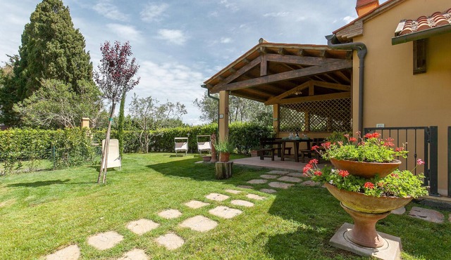 Cozy home in Cecina Marina with WiFi