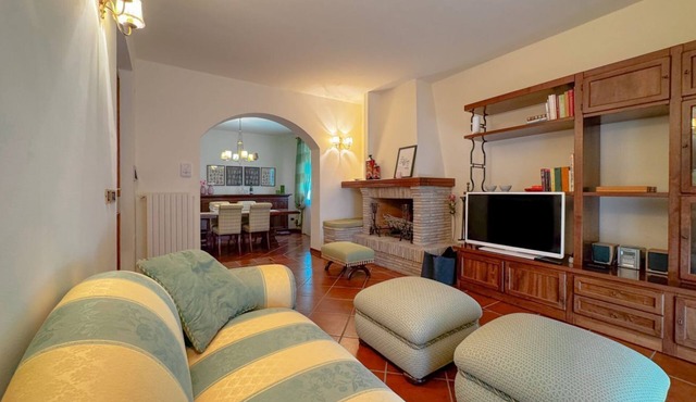 Cozy Home with Garden and Privacy