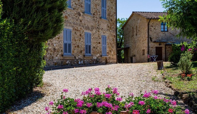 Cozy Stay With Scenic Views