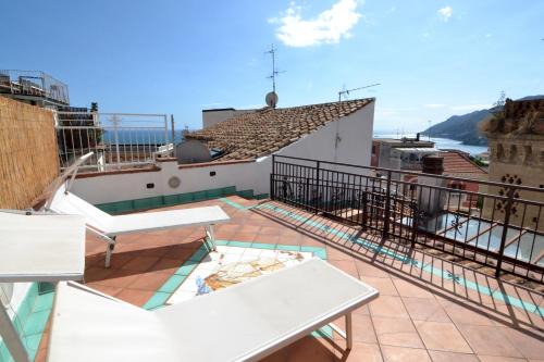 Dalla torre al mare INTERA CASA SU TRE LIVELLI