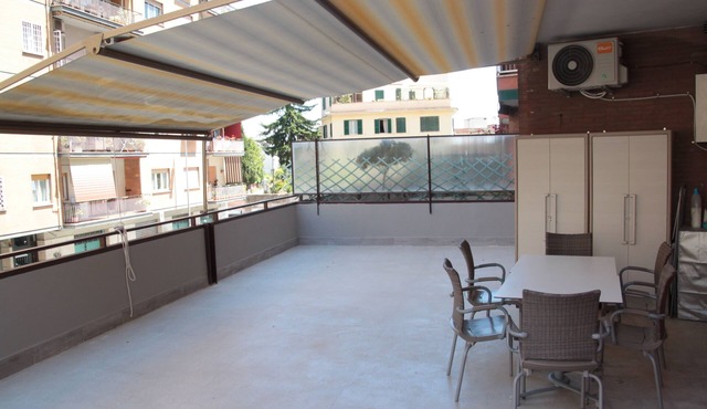 Delightful apartment with large terrace 10 minutes from Colosseum Metro C