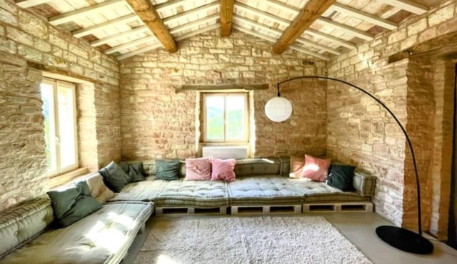 Design-landhaus mit Pool am Furlo-nationalpark