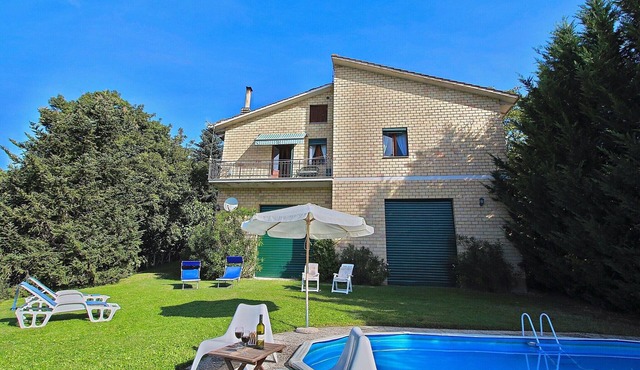 Detached Holiday Home in Gualdo