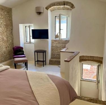 Dimora Ventura, Intra Alborgodiffuso, con pavimento originale del 1300
