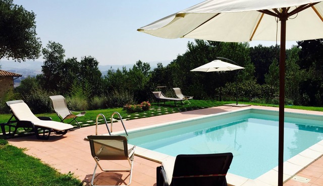 Donna Giselda: apartment for 4 people with garden and swimming pool