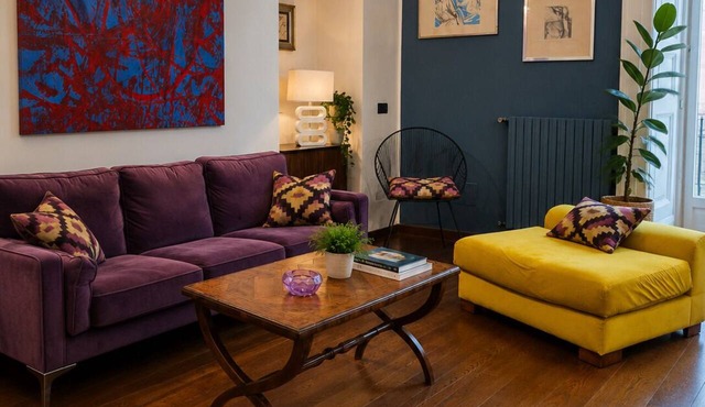 Elegant and bright 220 sqm renovated flat in the city center