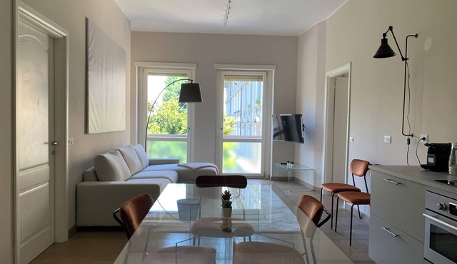 Elegant & Bright Living in the City Centre