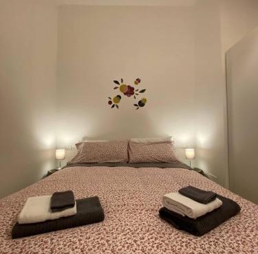 Elegant & Chic Navigli Apartment