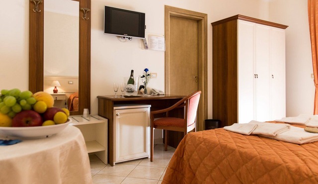 Elia Hotel
