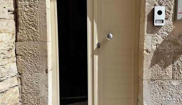 Entire apartment 40 sqm - self check in, electronic opening. Maximum privacy