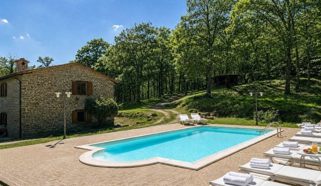 Exclusive Holiday Villa with Private Pool between Marche and Umbria